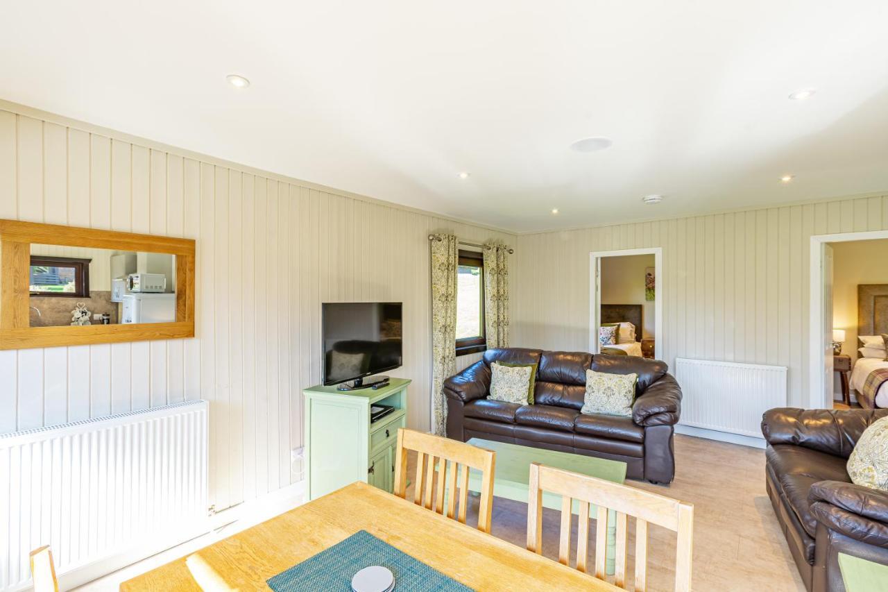 Birch 12 With Hot Tub Newton Stewart