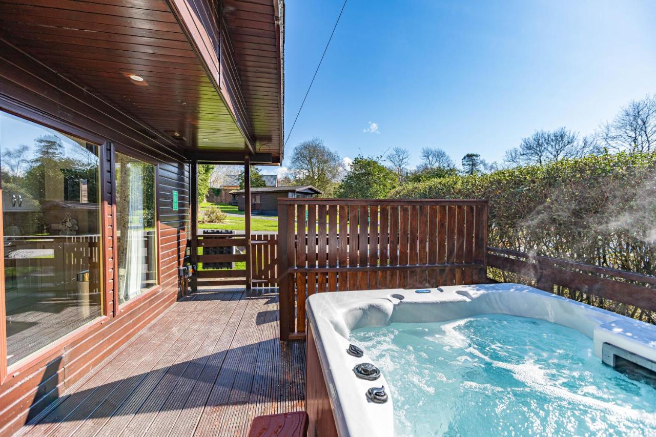 Birch 12 With Hot Tub *