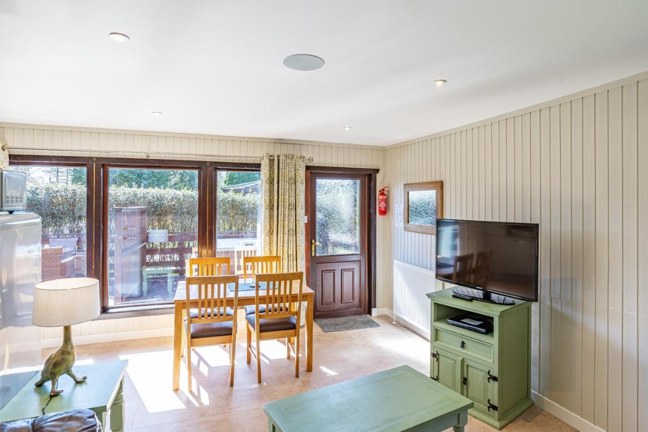 Birch 12 With Hot Tub * Newton Stewart